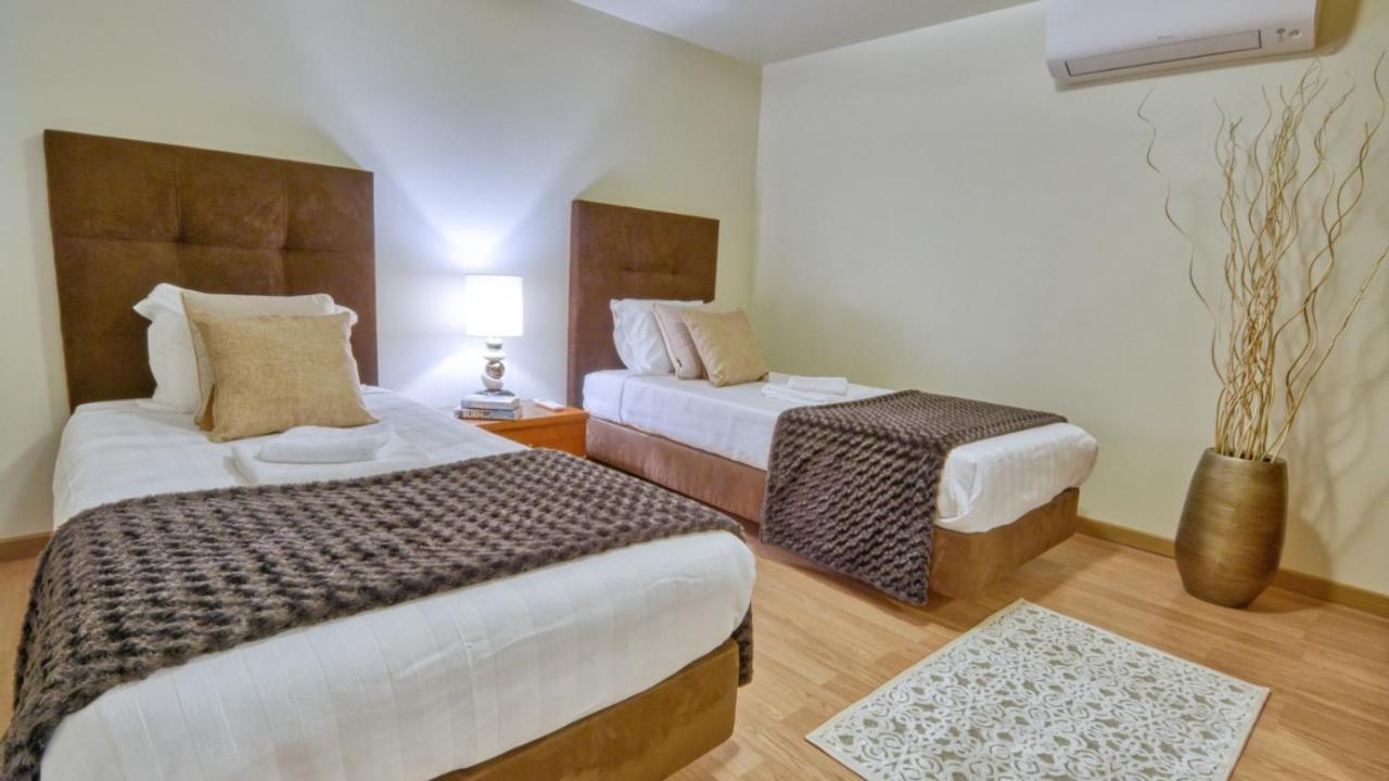8-Bed Villa In Vilamoura-Sleeps-Playground-Pool エクステリア 写真